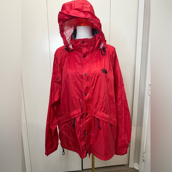 The North Face Men’s  Vibrant Red Ski Jacket Waterproof - Picture 4 of 13